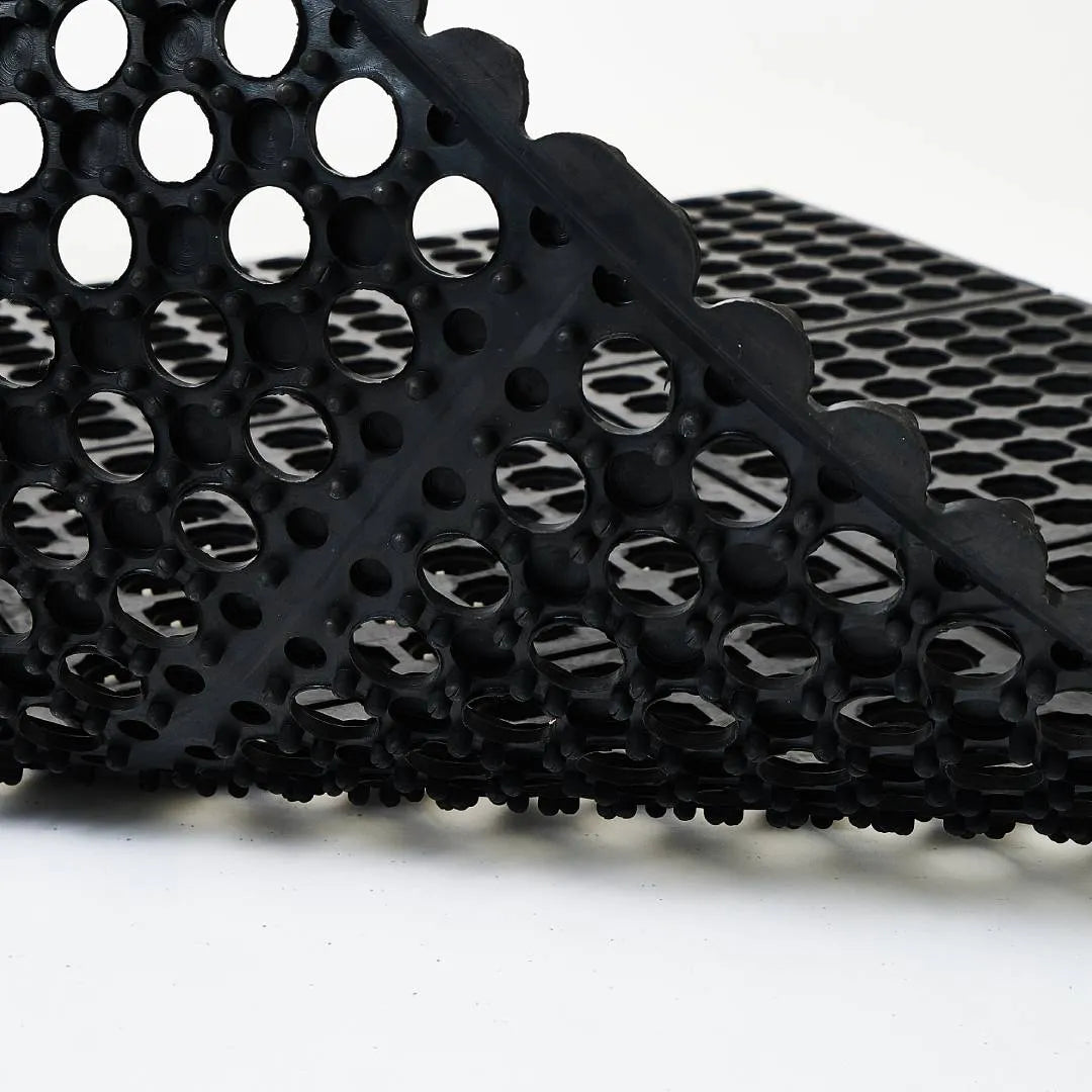 Tapete antifatiga de hule negro de 90x90 cm interconectable para áreas de trabajo de pie — Hules Quimor JR